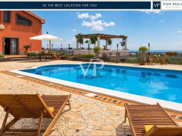 casa indipendente in vendita ad Acireale in zona Aci Platani