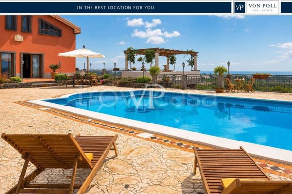 casa indipendente in vendita ad Acireale
