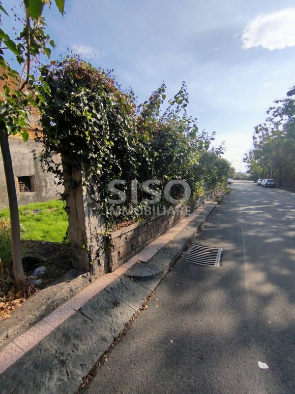 terreno in vendita ad Acireale in zona San Giovanni Bosco