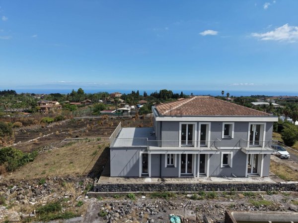 casa indipendente in vendita ad Acireale