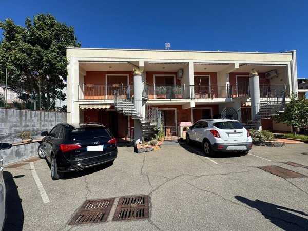 appartamento in vendita ad Acireale in zona Stazzo
