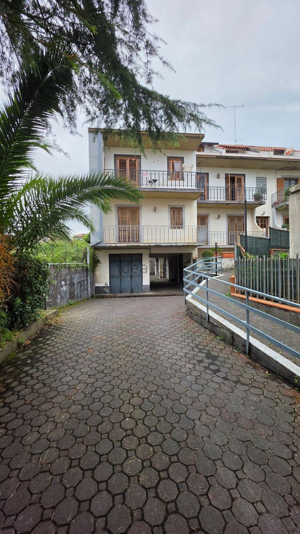 appartamento in vendita ad Acireale in zona San Cosmo