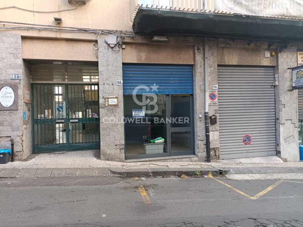 locale commerciale in vendita ad Acireale