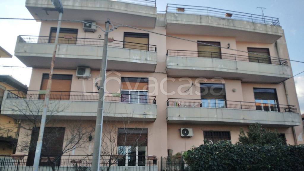 appartamento in vendita ad Aci Sant'Antonio