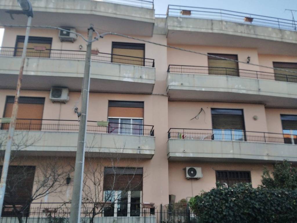 appartamento in vendita ad Aci Sant'Antonio