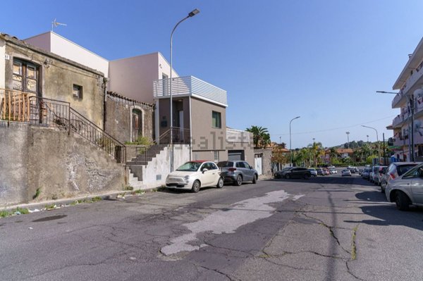 appartamento in vendita ad Aci Sant'Antonio
