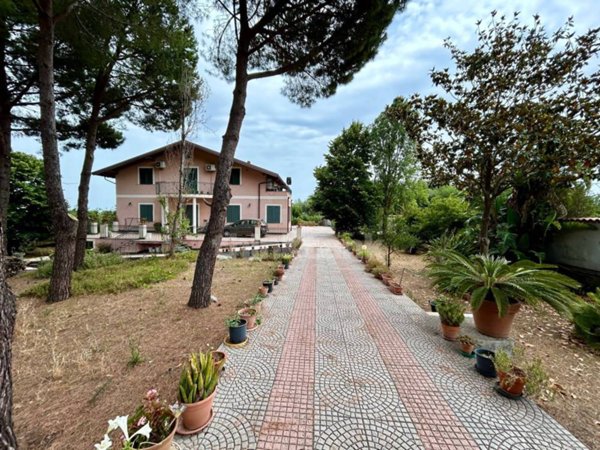 casa indipendente in vendita ad Aci Sant'Antonio