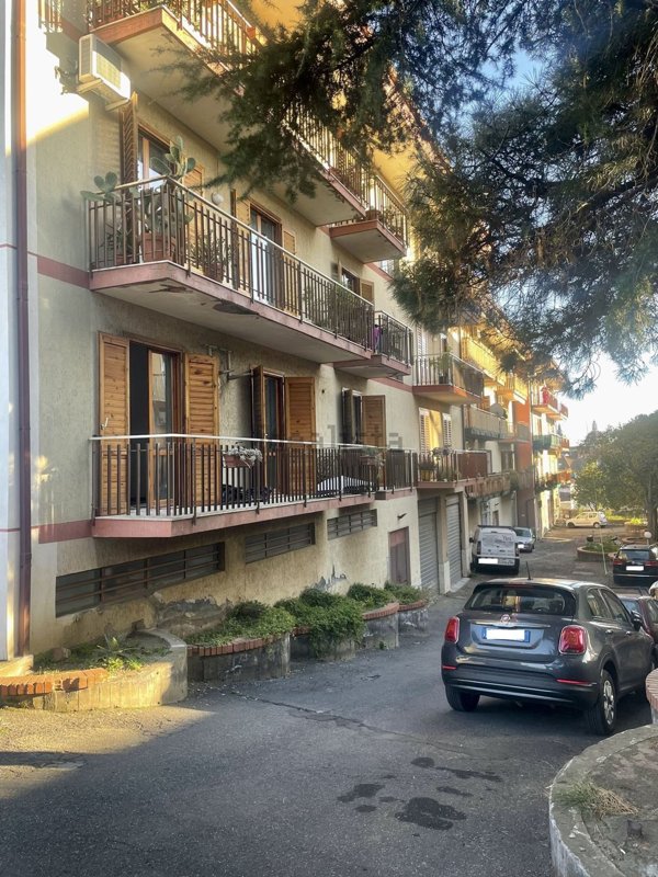 appartamento in vendita ad Aci Sant'Antonio