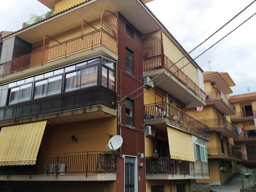 appartamento in vendita ad Aci Sant'Antonio