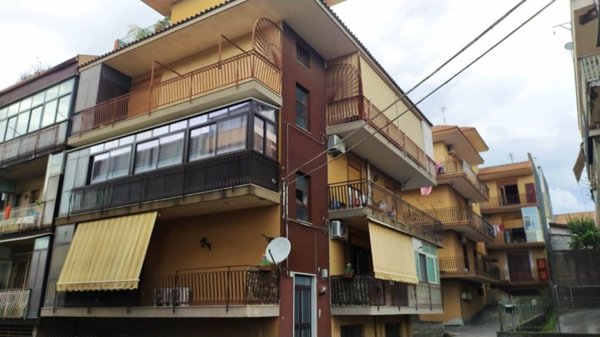 appartamento in vendita ad Aci Sant'Antonio