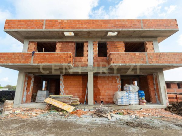 casa indipendente in vendita ad Aci Sant'Antonio