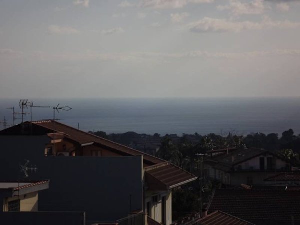 appartamento in vendita ad Aci Sant'Antonio
