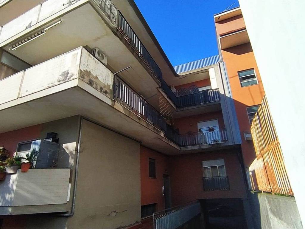 appartamento in vendita ad Aci Sant'Antonio