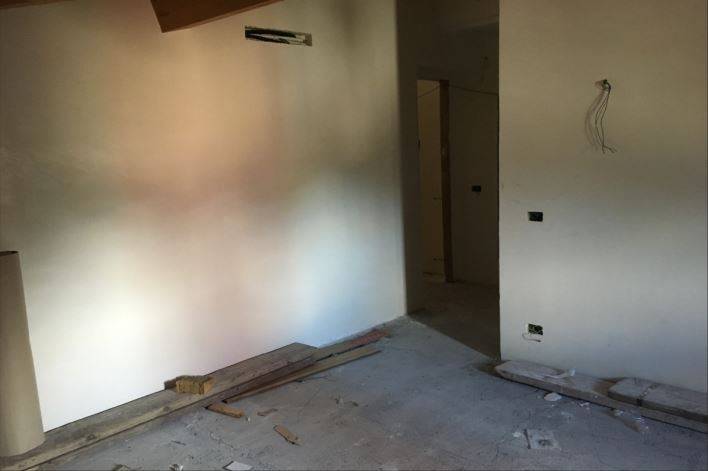 locale di sgombero in vendita ad Aci Sant'Antonio