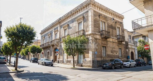 casa indipendente in vendita ad Aci Sant'Antonio