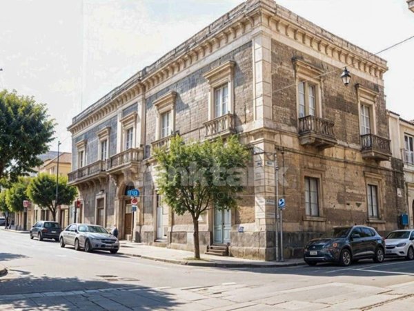 casa indipendente in vendita ad Aci Sant'Antonio