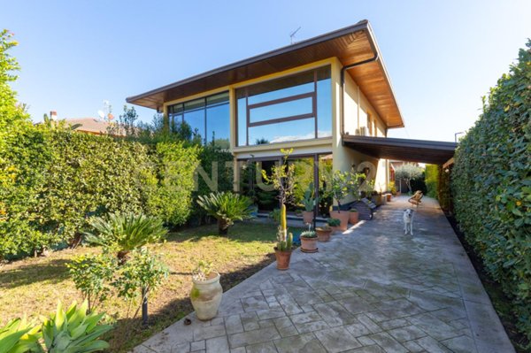 casa indipendente in vendita ad Aci Sant'Antonio