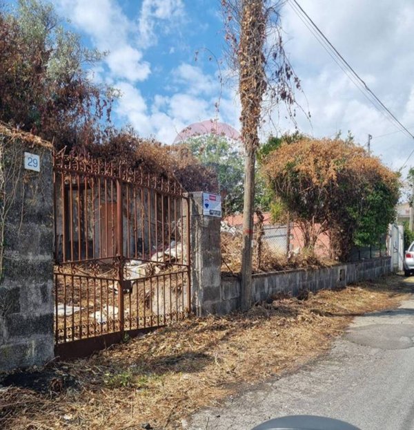 casa indipendente in vendita ad Aci Sant'Antonio