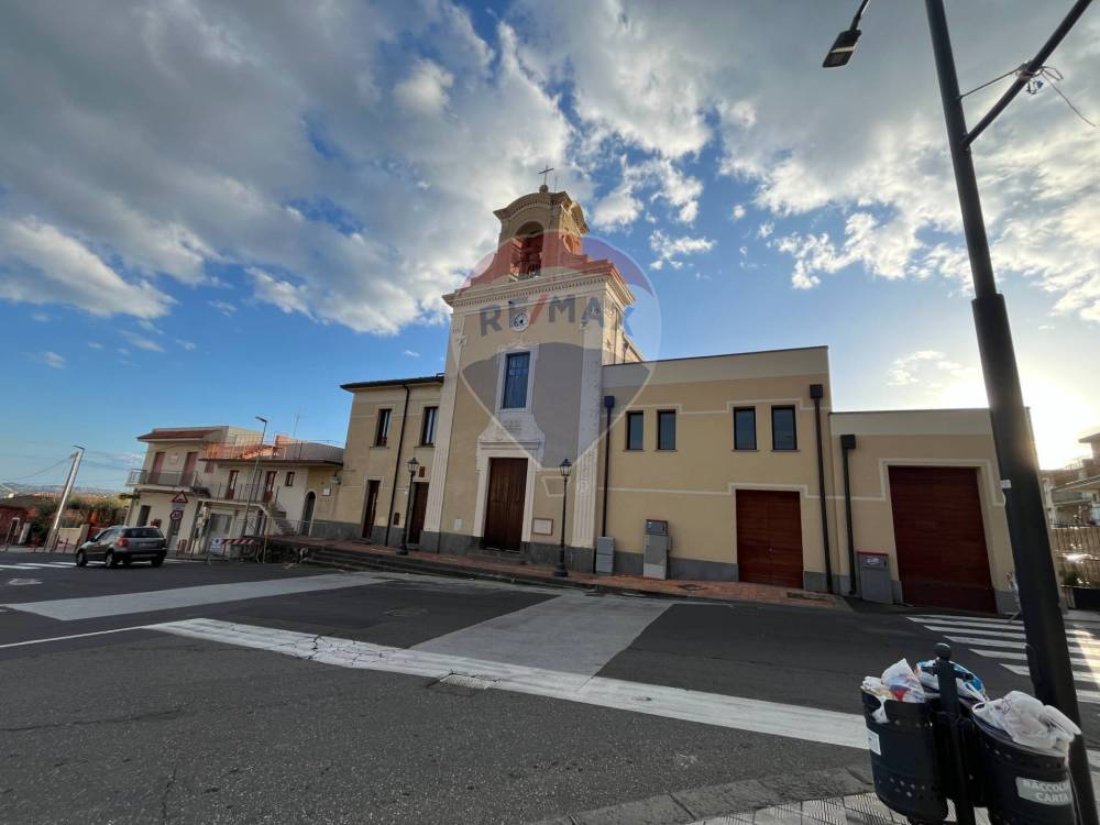 casa indipendente in vendita ad Aci Sant'Antonio in zona Lavinaio