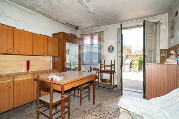 casa indipendente in vendita ad Aci Sant'Antonio in zona Lavina