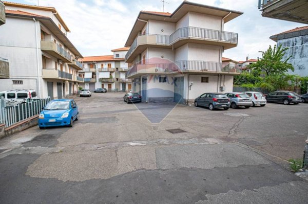 appartamento in vendita ad Aci Sant'Antonio
