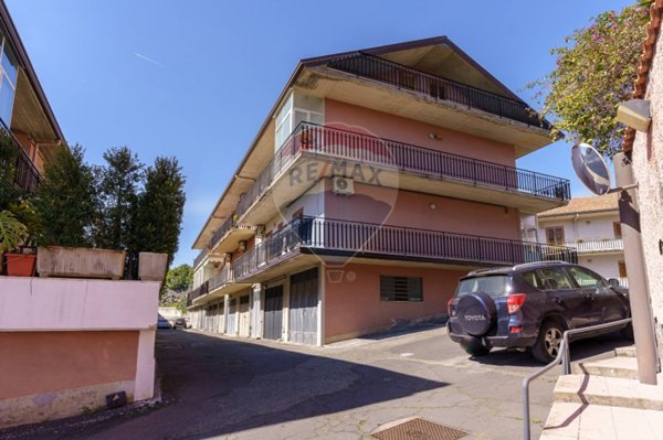appartamento in vendita ad Aci Sant'Antonio