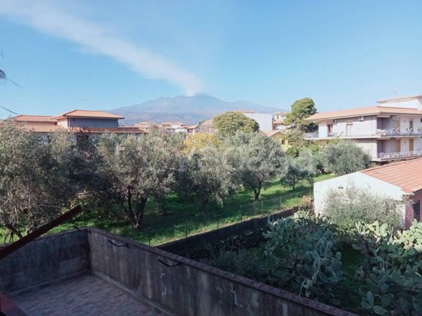 appartamento in vendita ad Aci Sant'Antonio