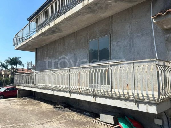 appartamento in vendita ad Aci Sant'Antonio