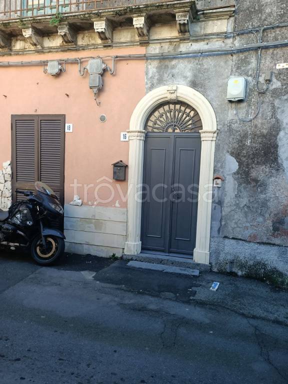 appartamento in vendita ad Aci Sant'Antonio
