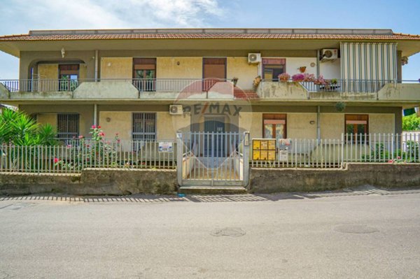 appartamento in vendita ad Aci Sant'Antonio
