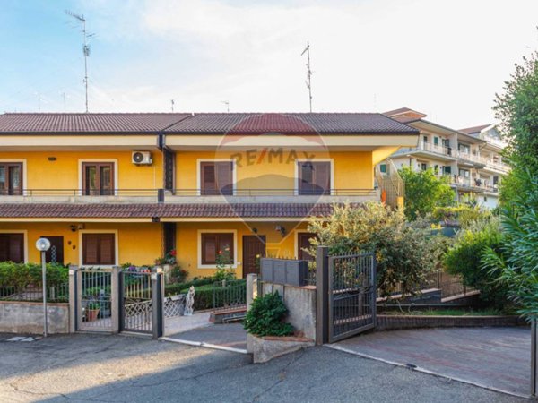 appartamento in vendita ad Aci Sant'Antonio