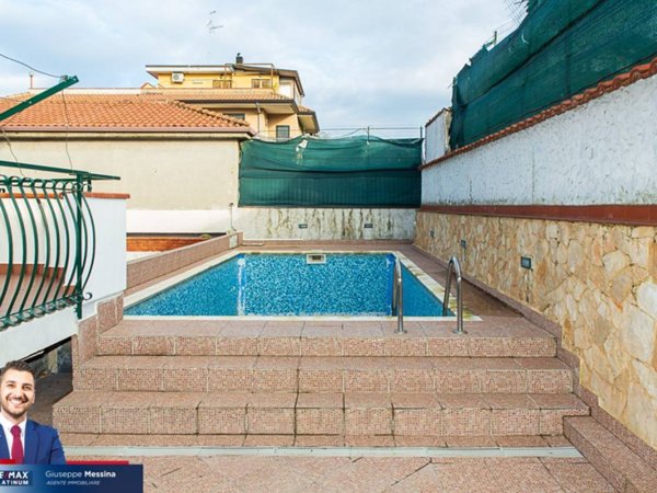 casa indipendente in vendita ad Aci Sant'Antonio