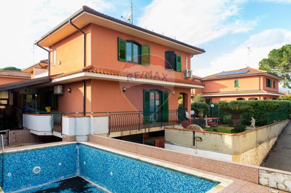 casa indipendente in vendita ad Aci Sant'Antonio
