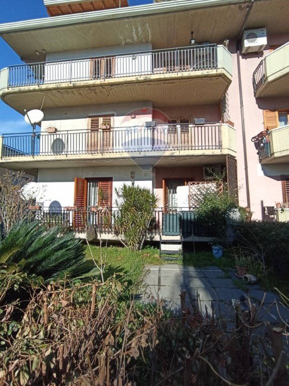 appartamento in vendita ad Aci Sant'Antonio