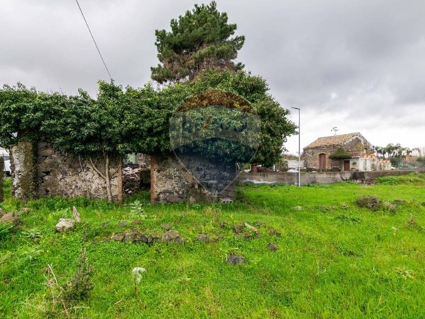 terreno agricolo in vendita ad Aci Sant'Antonio