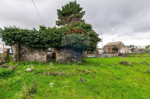 terreno agricolo in vendita ad Aci Sant'Antonio