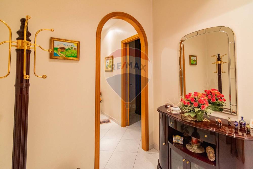 appartamento in vendita ad Aci Sant'Antonio
