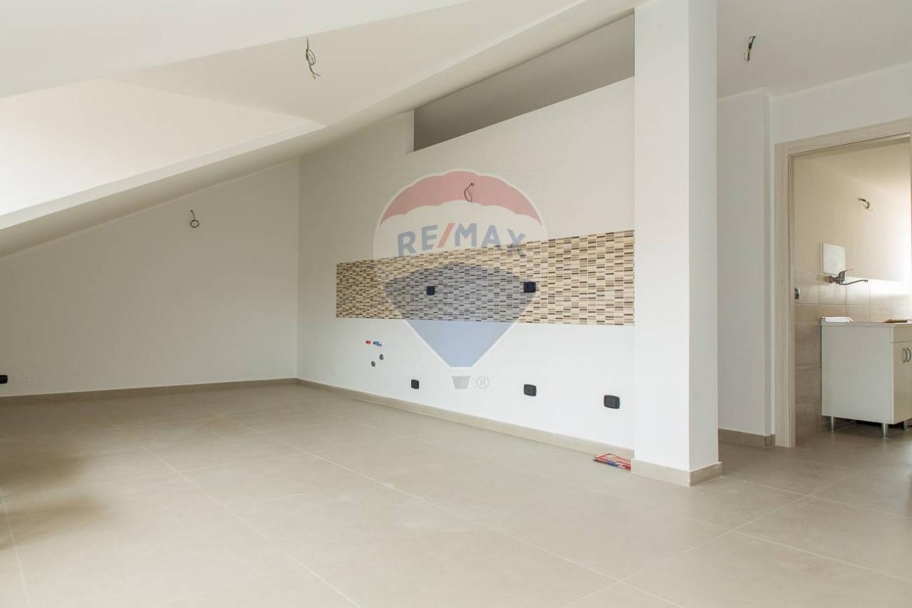 appartamento in vendita ad Aci Sant'Antonio
