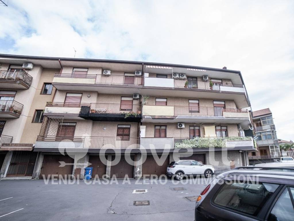 appartamento in vendita ad Aci Sant'Antonio