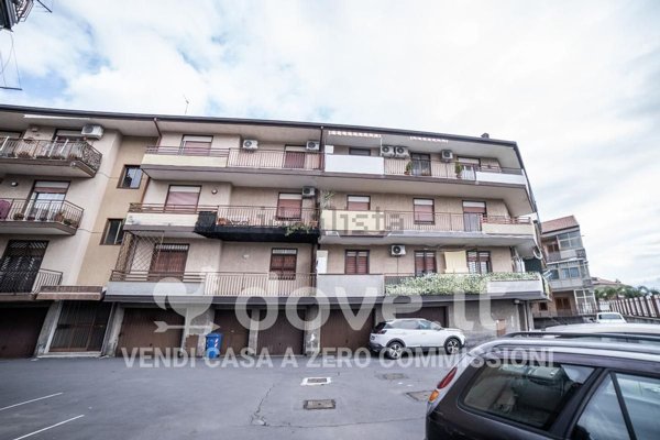 appartamento in vendita ad Aci Sant'Antonio