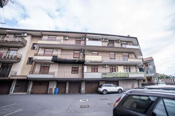 appartamento in vendita ad Aci Sant'Antonio