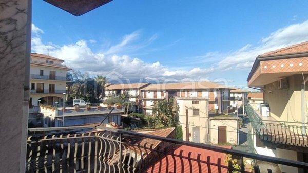 appartamento in vendita ad Aci Sant'Antonio