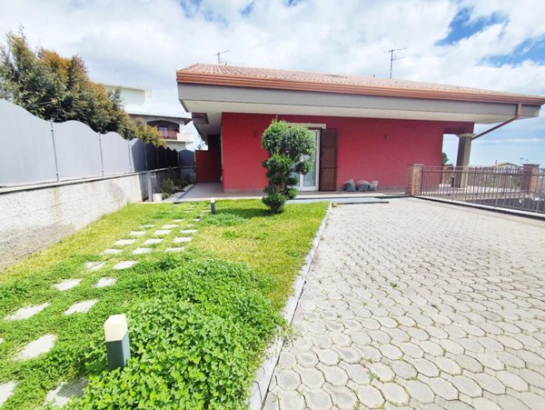 casa indipendente in vendita ad Aci Sant'Antonio