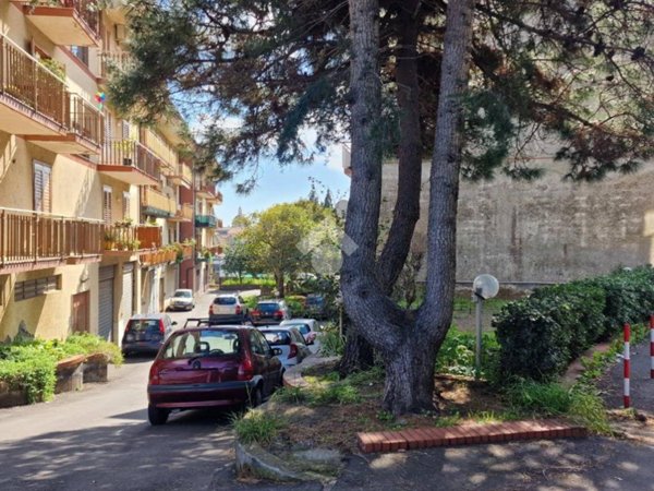 appartamento in vendita ad Aci Sant'Antonio in zona Lavina