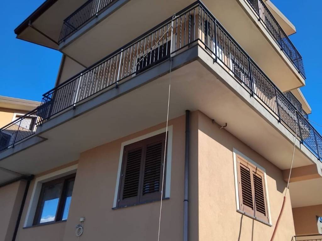 casa indipendente in vendita ad Aci Sant'Antonio