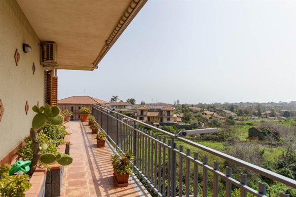 appartamento in vendita ad Aci Sant'Antonio