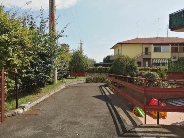 appartamento in vendita ad Aci Sant'Antonio
