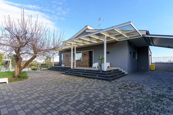 casa indipendente in vendita ad Aci Sant'Antonio