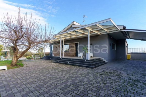 casa indipendente in vendita ad Aci Sant'Antonio