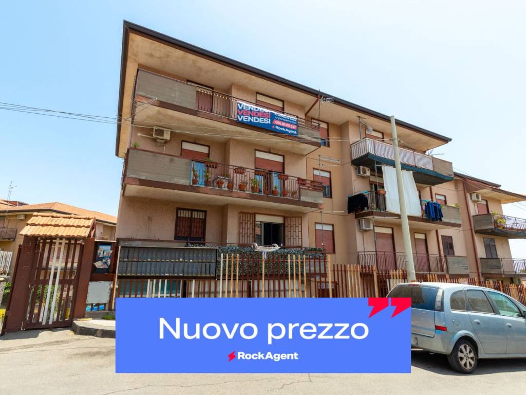 appartamento in vendita ad Aci Sant'Antonio